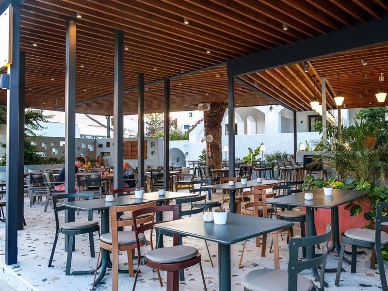 Sellada Hotel Perissa (Santorini)
